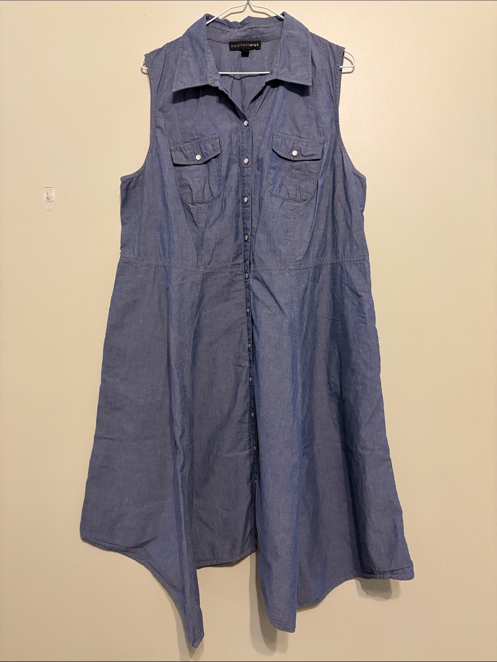 madison leigh Blue Sleeveless Button-Front Chambray Dress